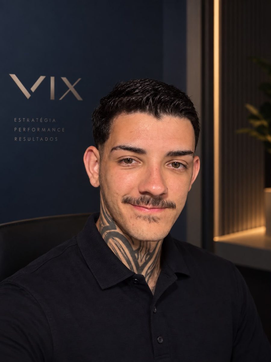 Vinicius Macena, Fundador da VIX